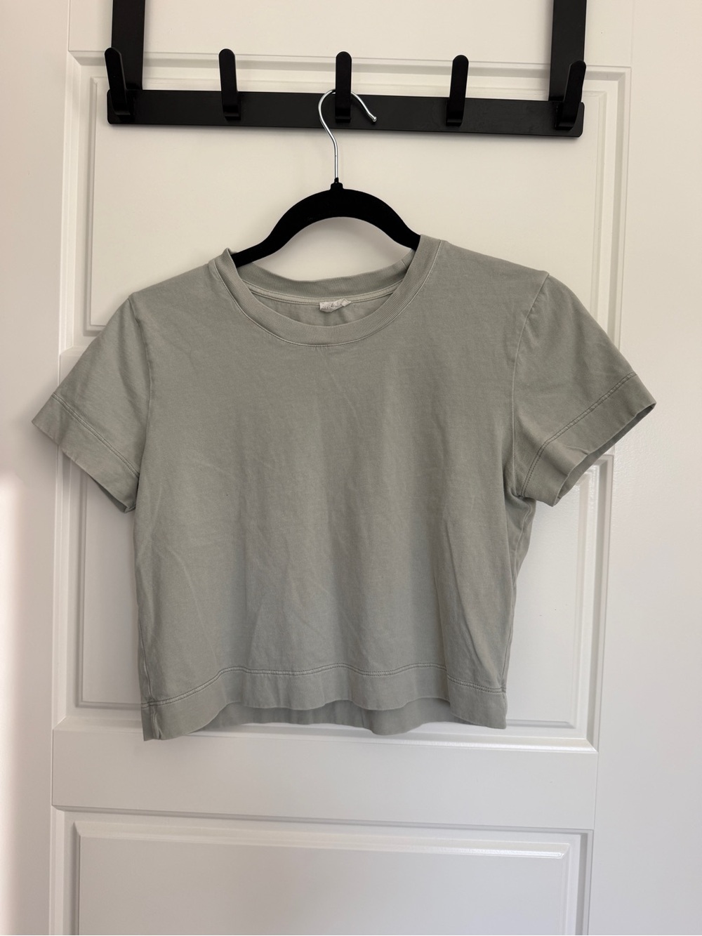 Wilfred Sage Green Cropped Crew Tee
